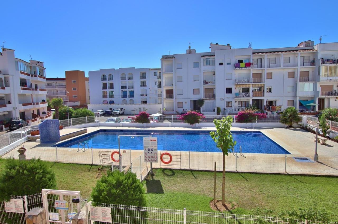 Apartamento Welcs -013- Con Terraza Y Piscina Apartment Empuriabrava Luaran gambar